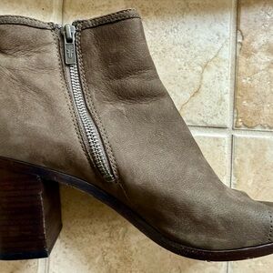 Frye Brown Ankle Boots with Suede Finish and Chunky Heel Size 8.5